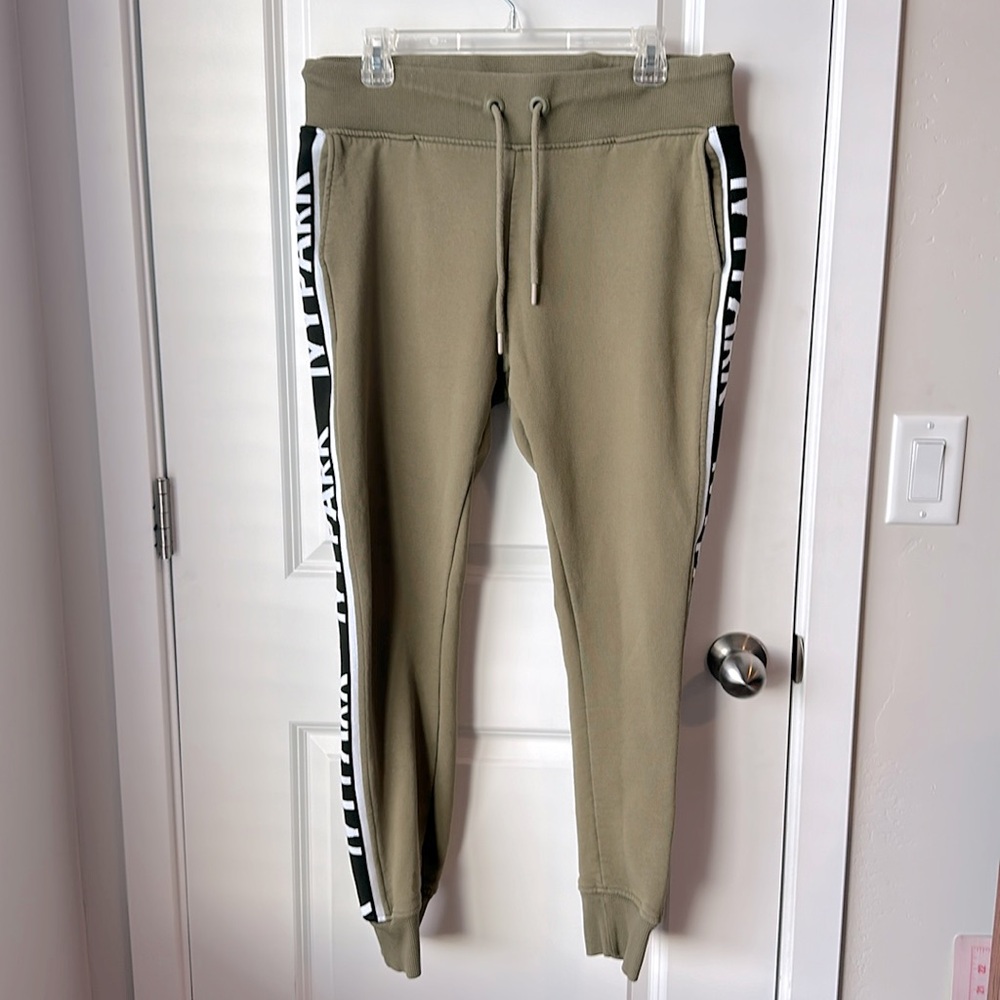 IVY PARK Logo Tape Sweatpants in Olive